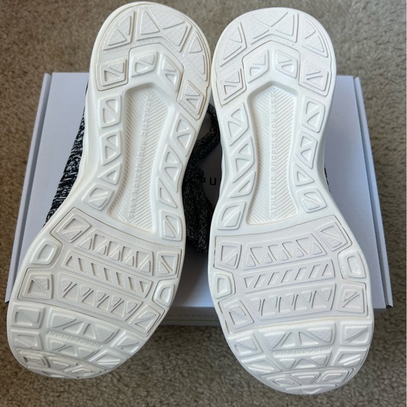 APL Techloom Wave hybrid running shoe US 8 black/pristine/melange new in box - Picture 3 of 10